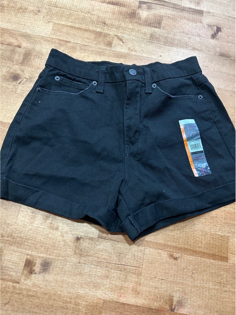 womens No Boundaries Black High-Rise Cuffed Shorts Size 9